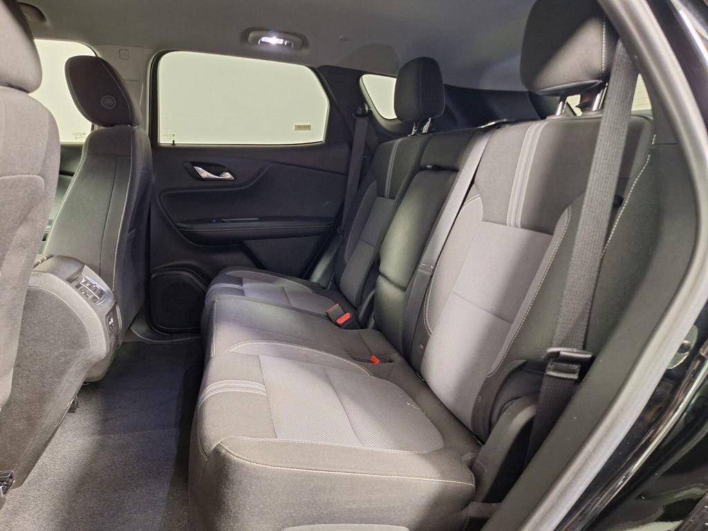 Used 2025 Chevrolet Blazer LT FWD image 22