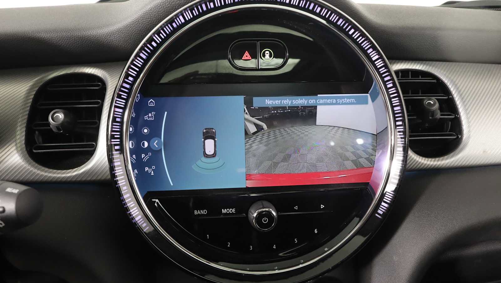 Used 2024 MINI Cooper 4-Door Hardtop FWD image 23