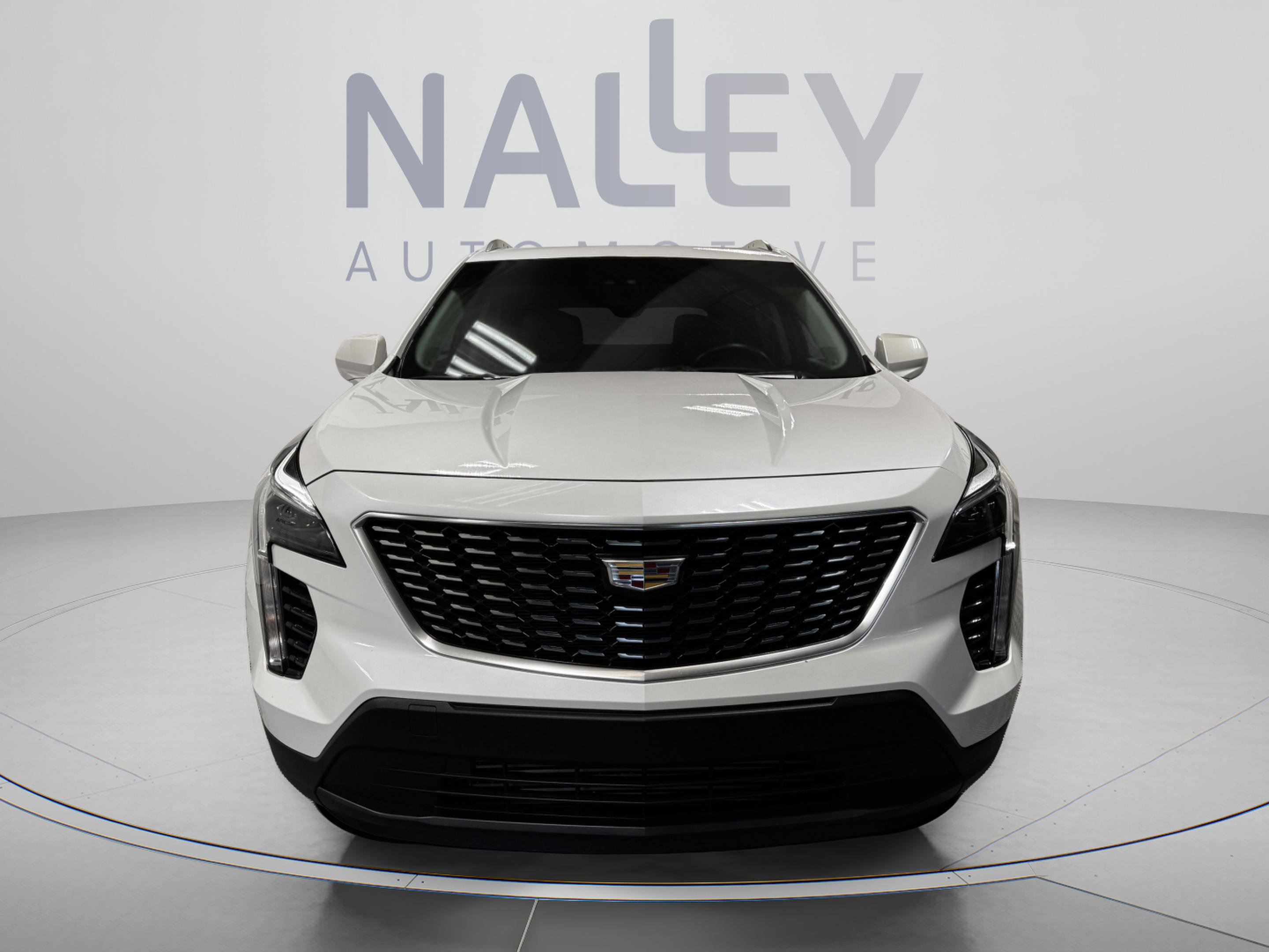 Used 2022 Cadillac XT4 Luxury w/ Driver Awareness Package FWD image 8