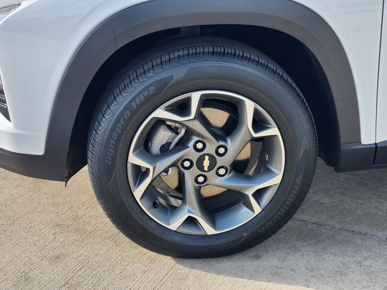 Used 2024 Chevrolet Trax LT FWD image 11