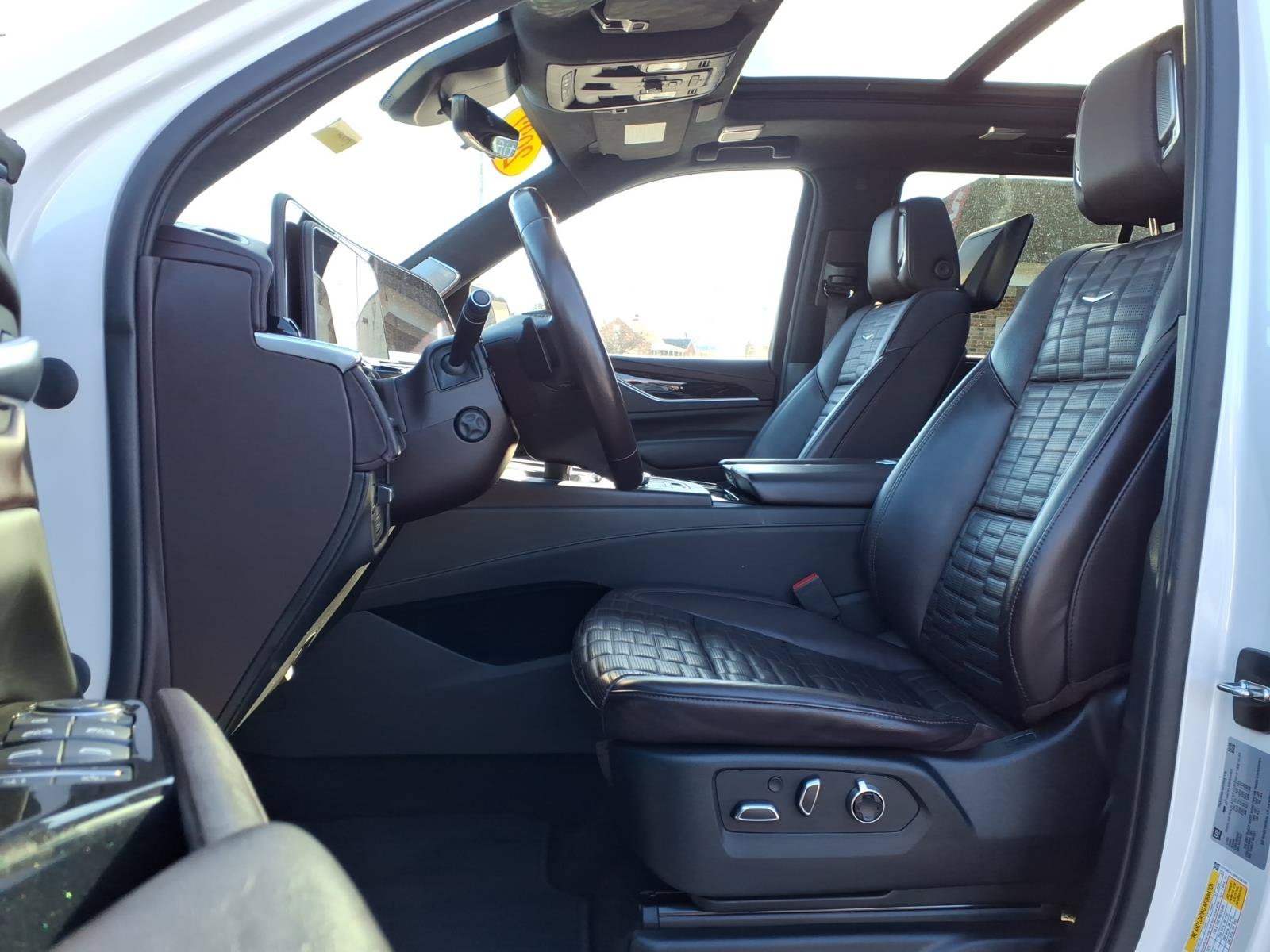 Used 2022 Cadillac Escalade Sport Platinum AWD/4WD image 15