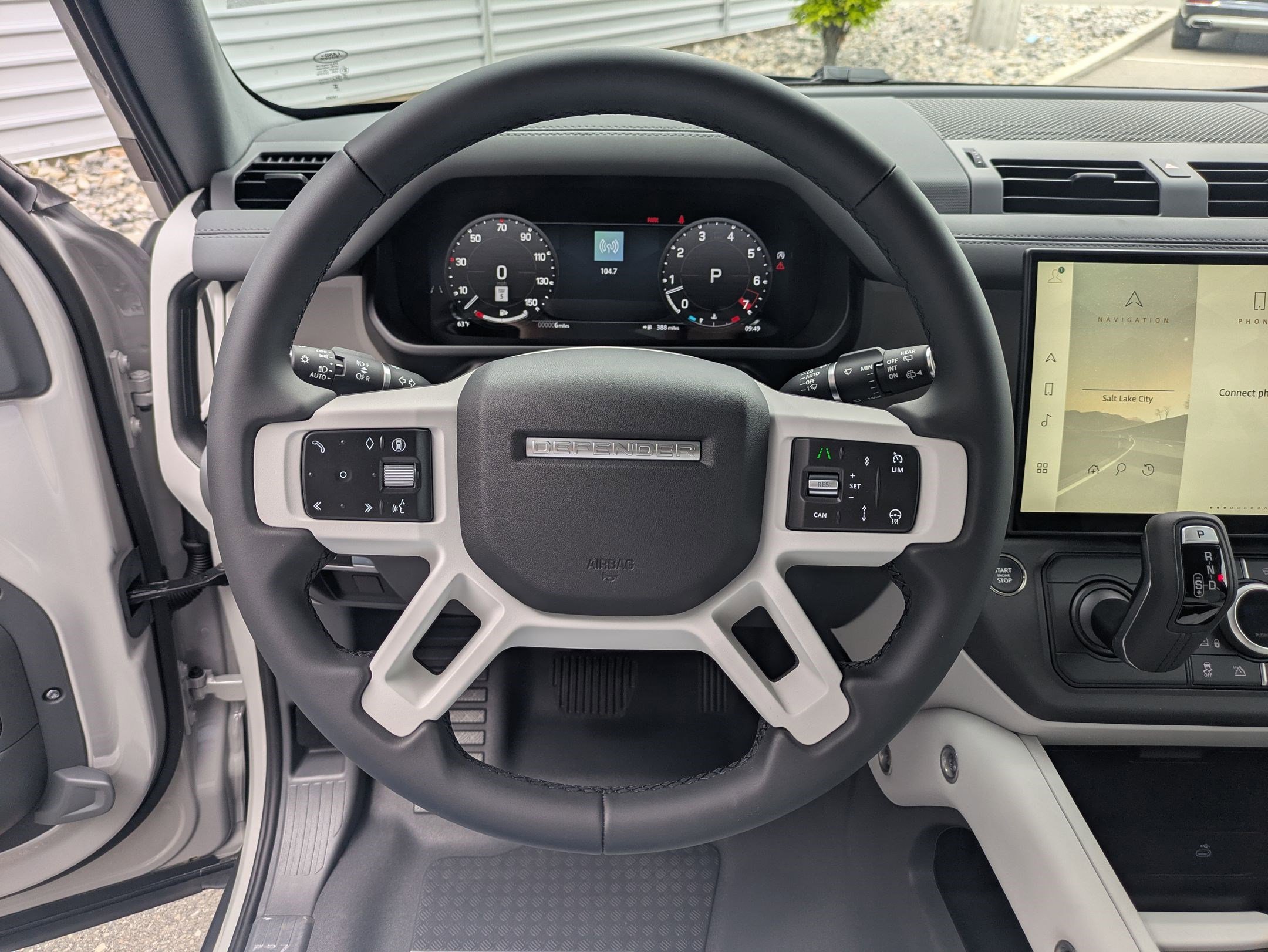 New 2026 Land Rover Defender 110 X-Dynamic SE AWD/4WD image 16