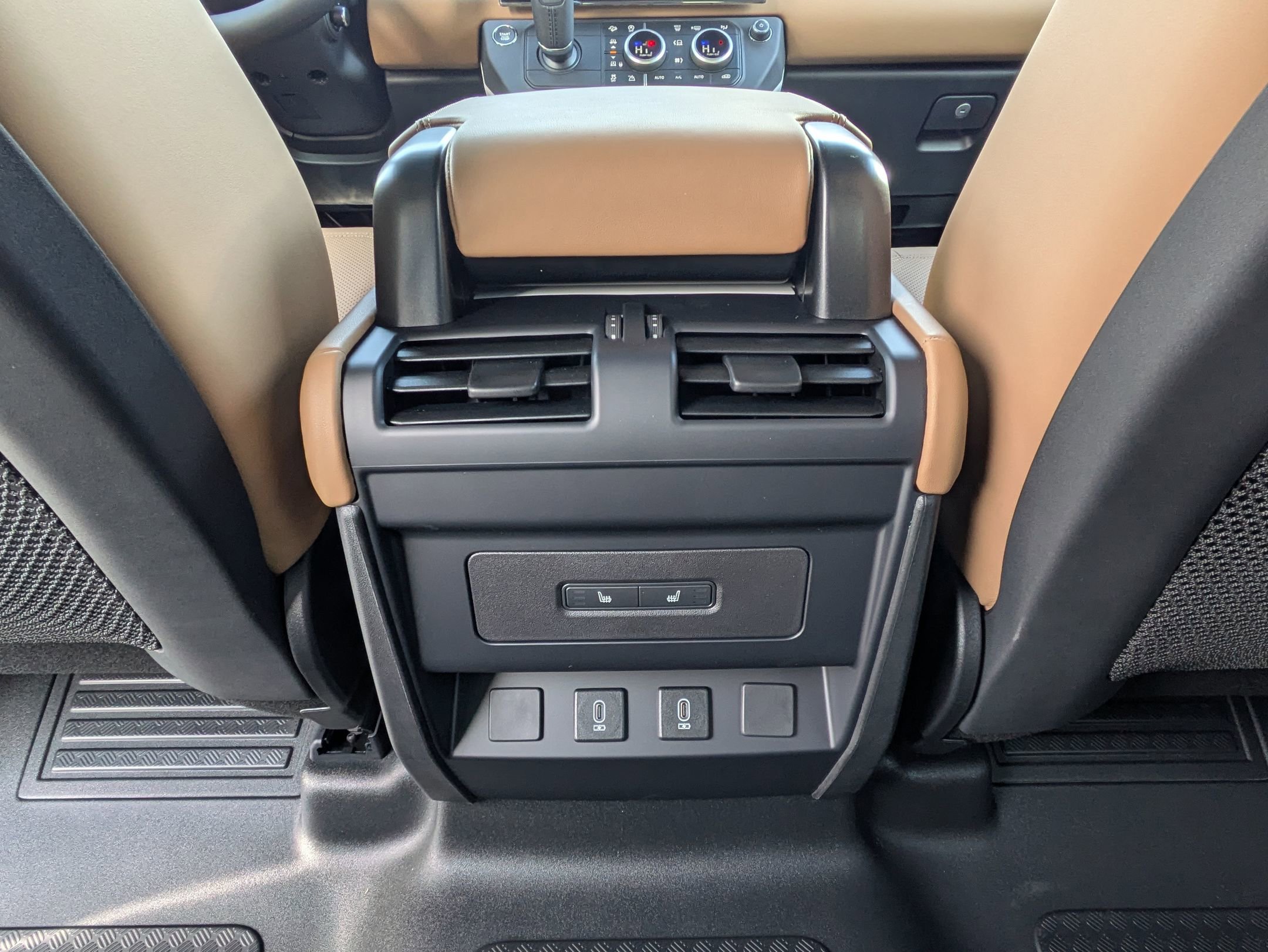 New 2026 Land Rover Defender 110 X-Dynamic SE image 24