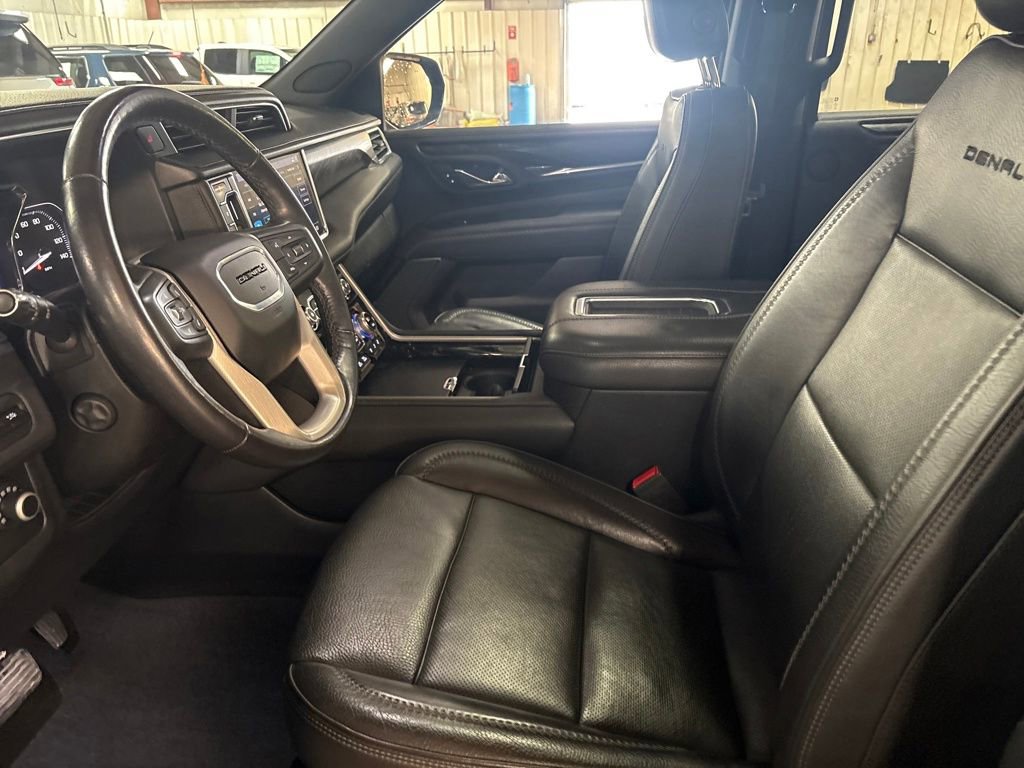 Used 2021 GMC Yukon Denali w/ Denali Premium Package image 14