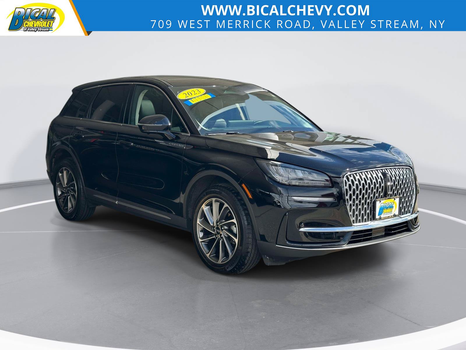 Used 2023 Lincoln Corsair AWD w/ Equipment Group 101A image 1