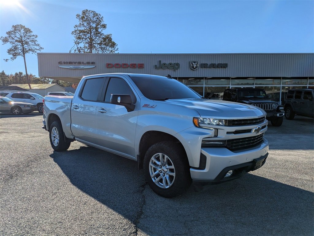Used 2020 Chevrolet Silverado 1500 RST image 2