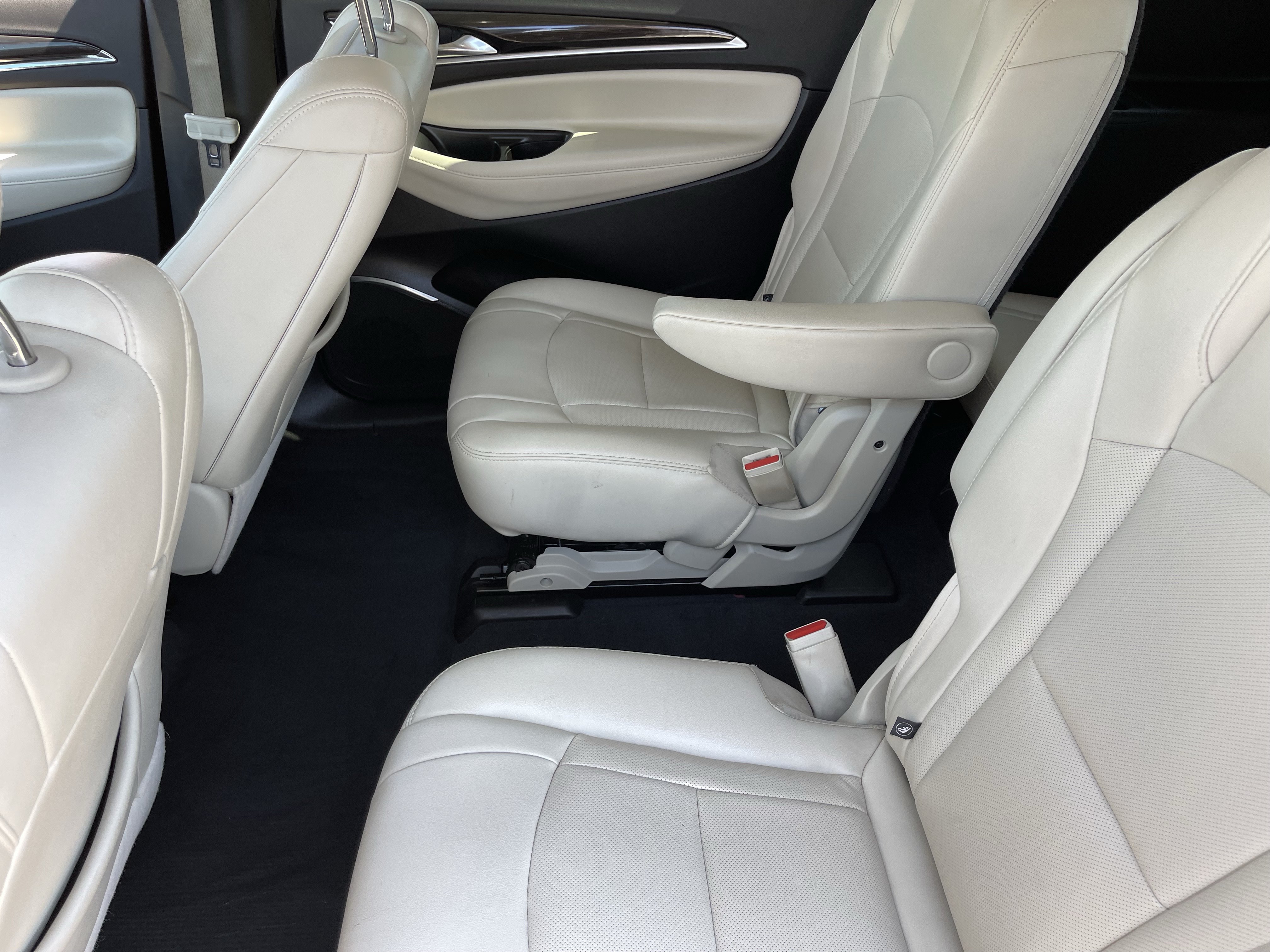 Used 2023 Buick Enclave Essence w/ Experience Buick Package FWD image 17