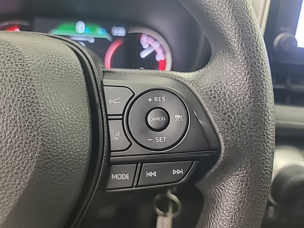 Used 2025 Toyota RAV4 LE AWD/4WD image 30