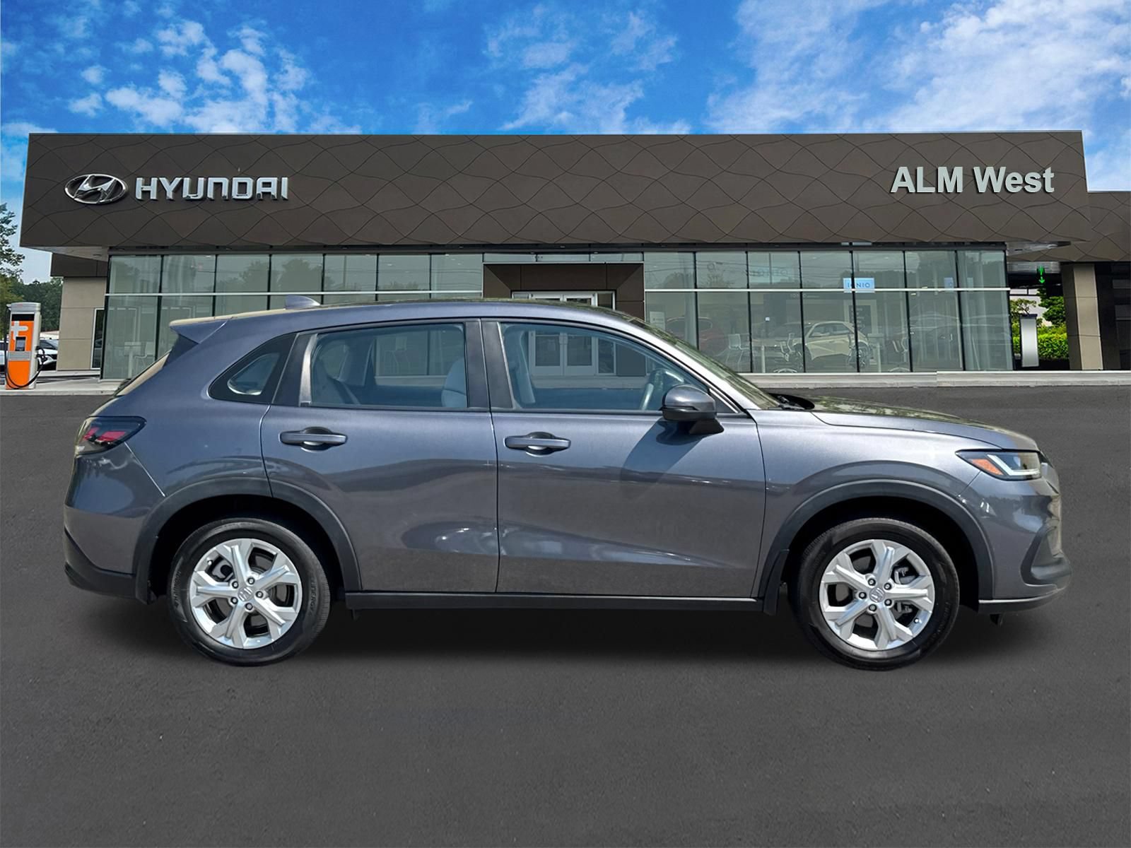 Used 2023 Honda HR-V LX image 4