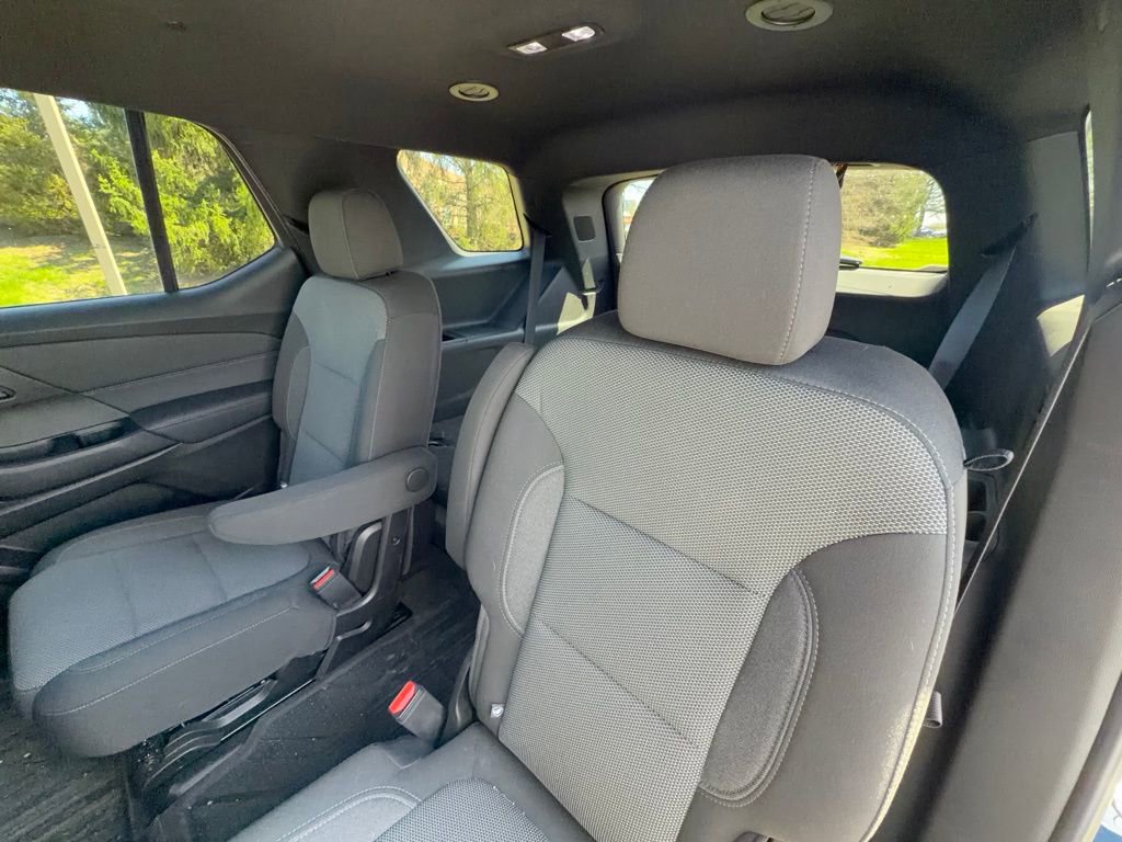 Used 2023 Chevrolet Traverse LT image 8