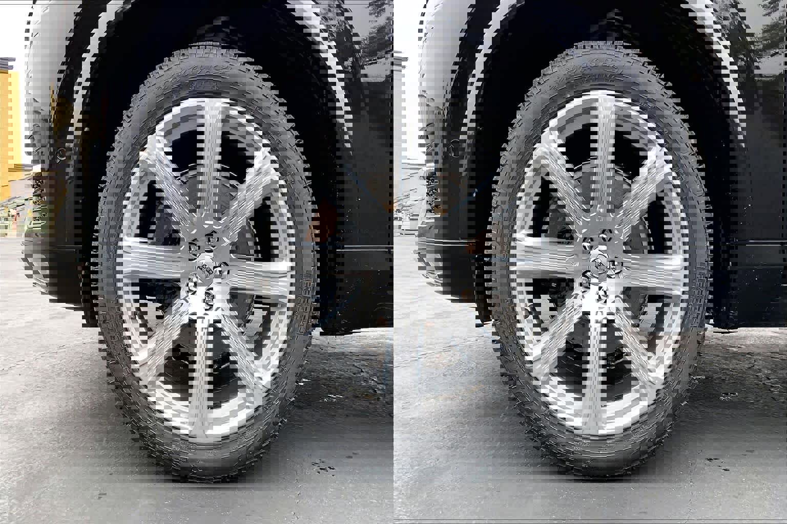 Used 2017 Volvo XC90 T6 Inscription w/ Vision Package image 12