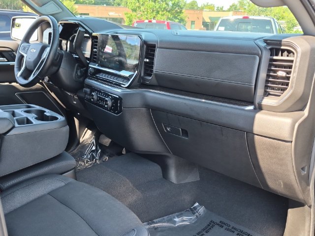 Used 2025 Chevrolet Silverado 1500 LT AWD/4WD image 35