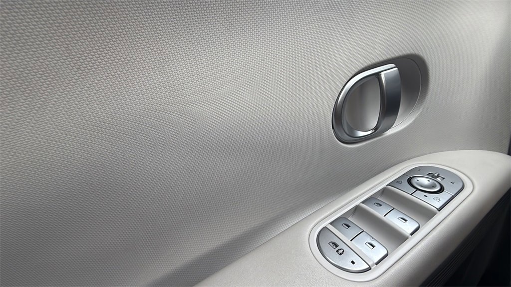 Used 2022 Hyundai Ioniq 5 SE w/ Cargo Package image 18