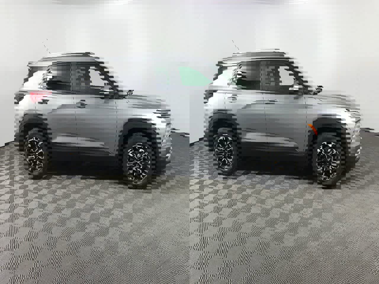 Used 2025 Chevrolet TrailBlazer LT image 9