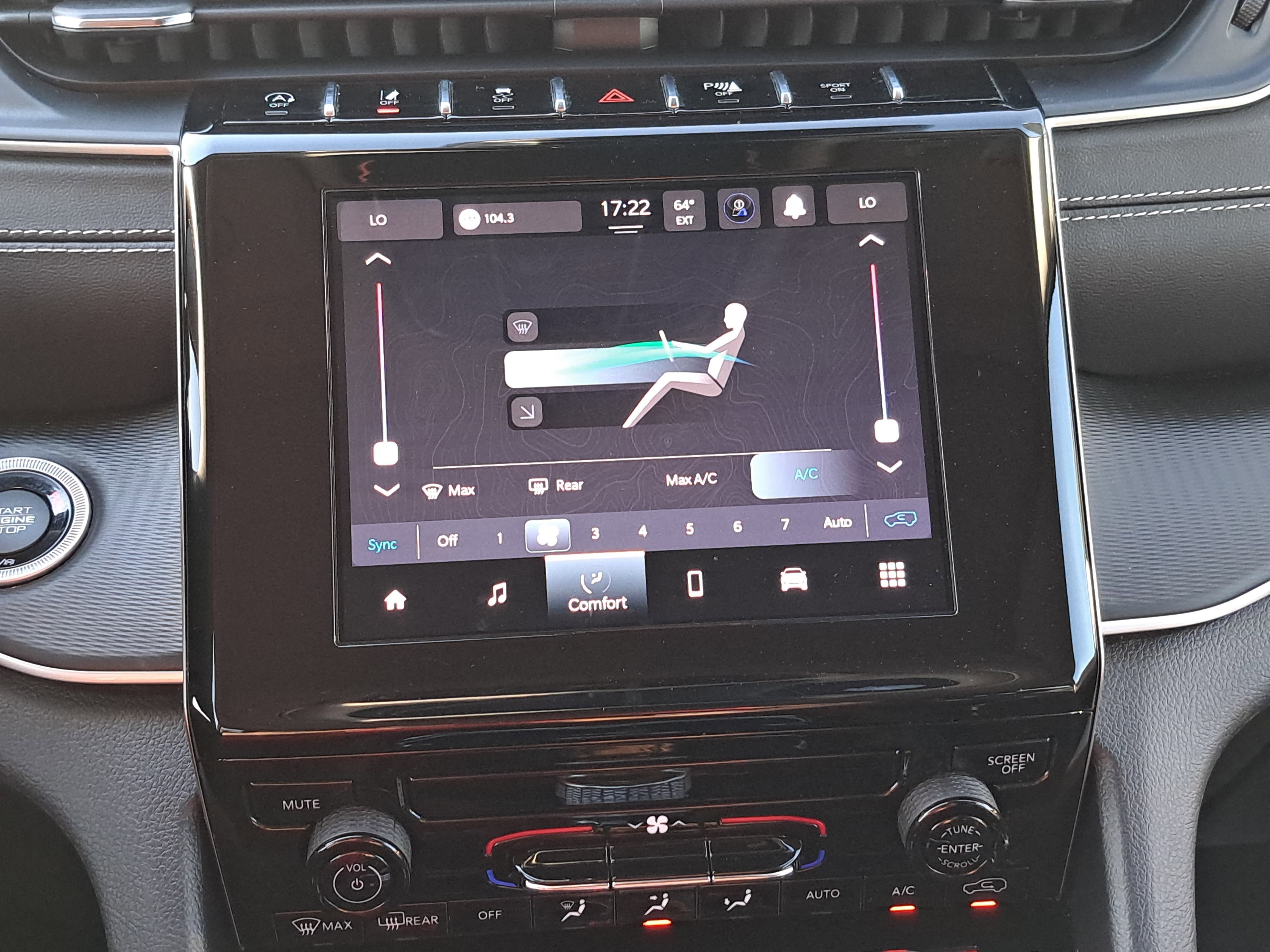 Used 2023 Jeep Grand Cherokee Laredo image 21