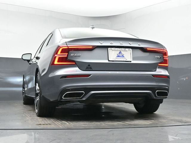Used 2021 Volvo S60 T5 R-Design image 15