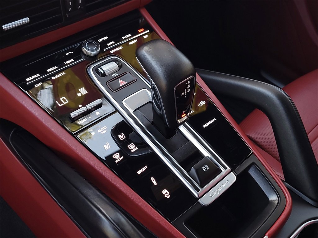 Used 2022 Porsche Cayenne S image 21