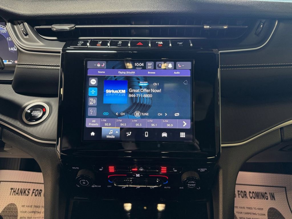 Used 2024 Jeep Grand Cherokee Altitude image 17