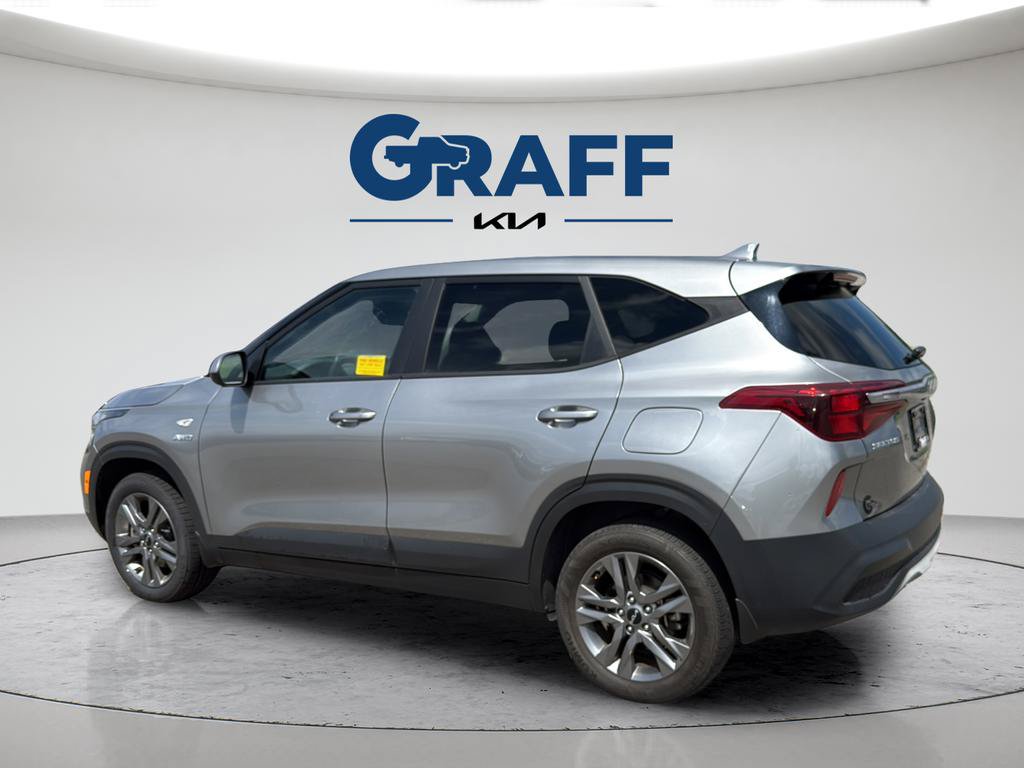 Used 2023 Kia Seltos LX AWD/4WD image 14