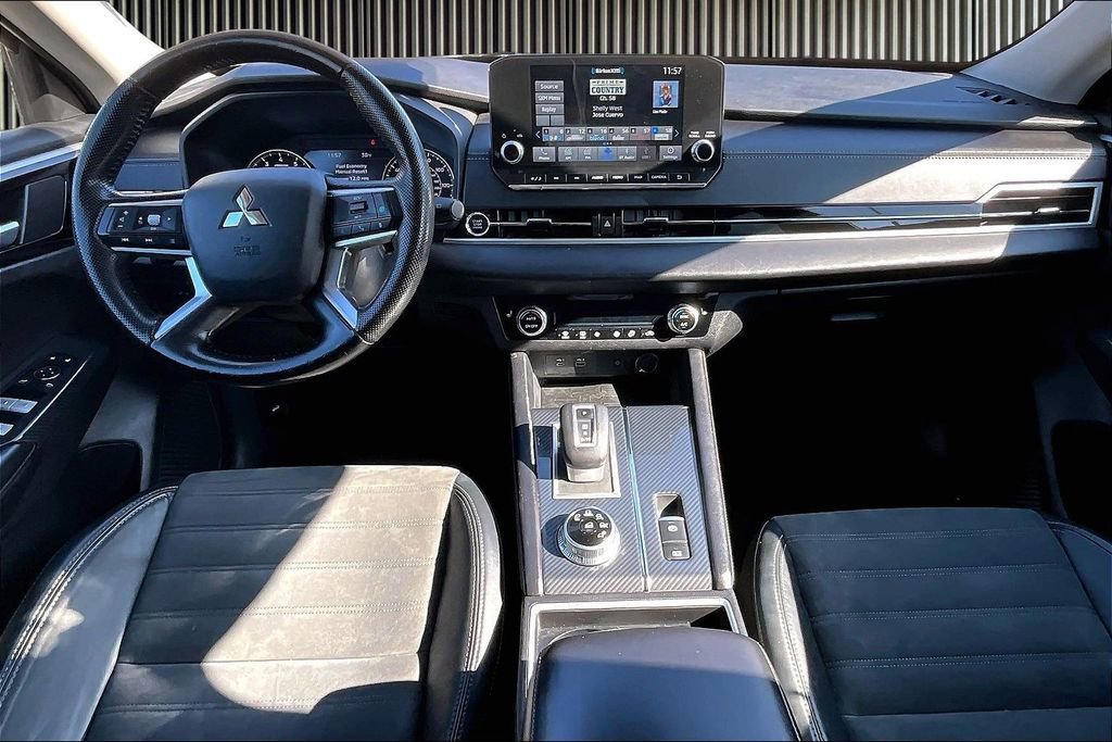 Used 2022 Mitsubishi Outlander SE image 17