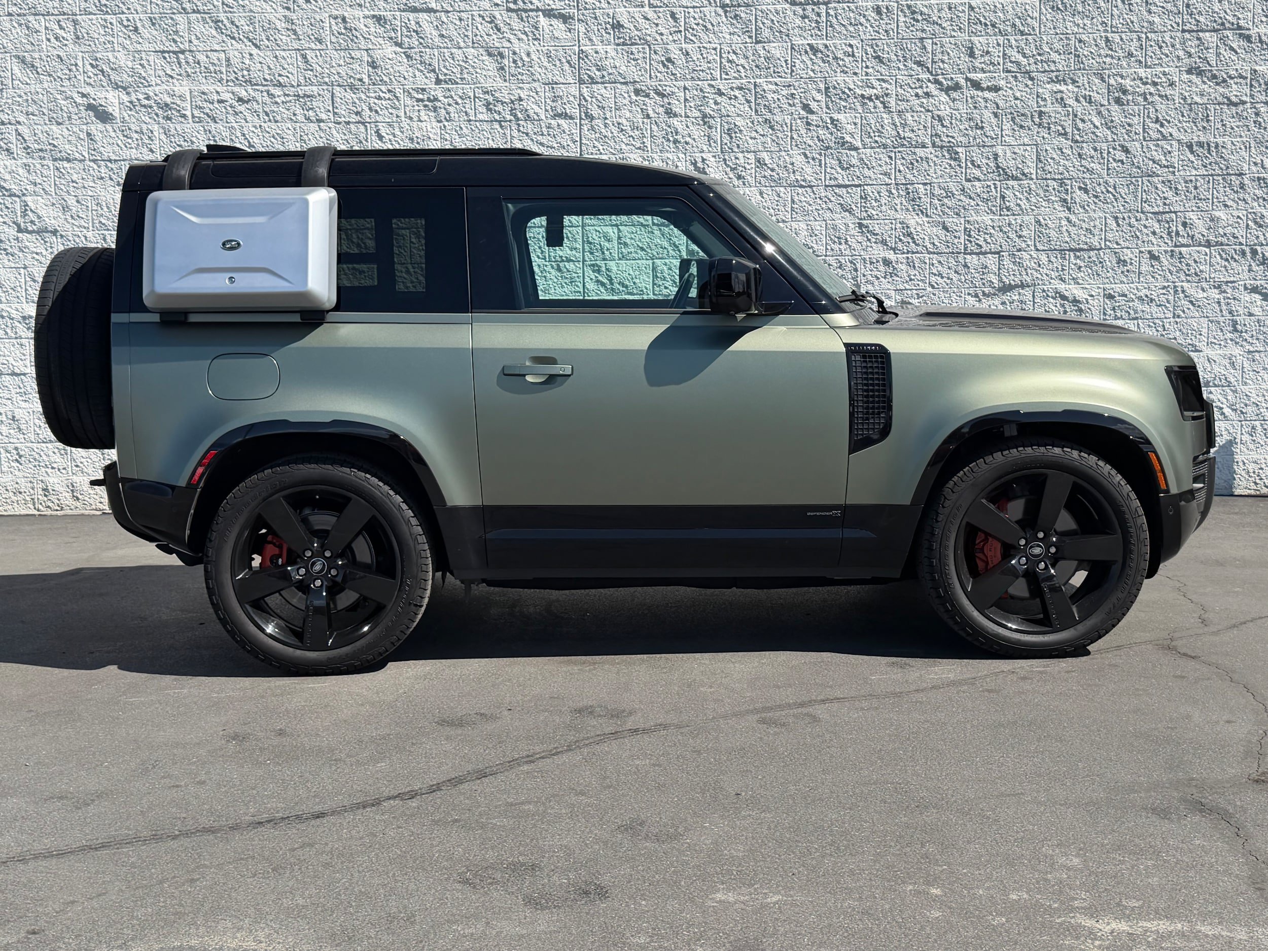 Used 2022 Land Rover Defender 90 X AWD/4WD image 8