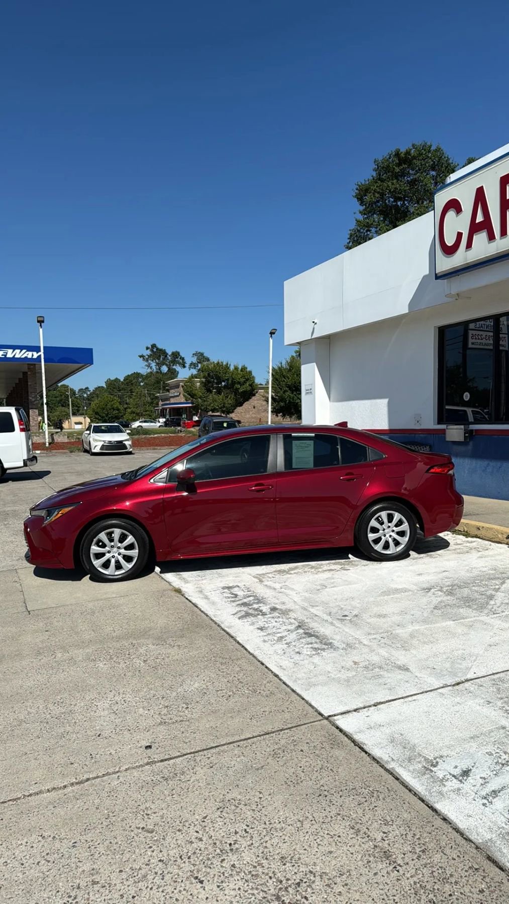 Used 2024 Toyota Corolla LE image 3
