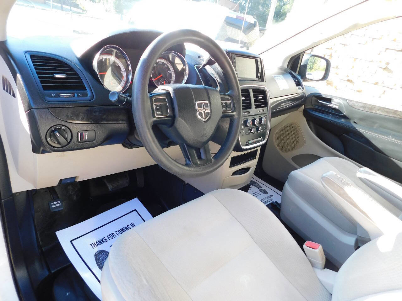 Used 2018 Dodge Grand Caravan SE image 21