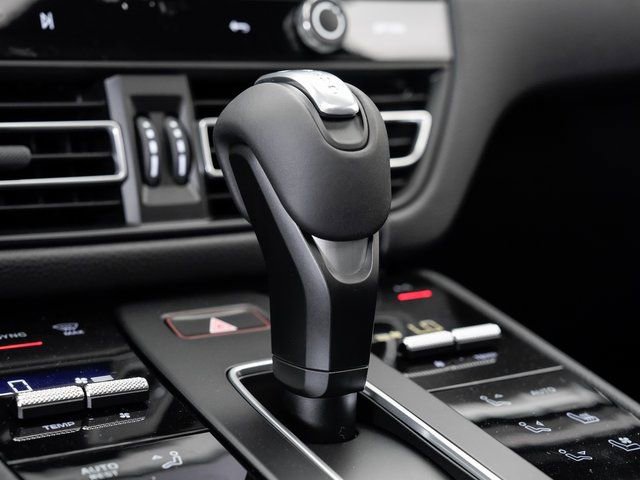Certified 2025 Porsche Macan image 22