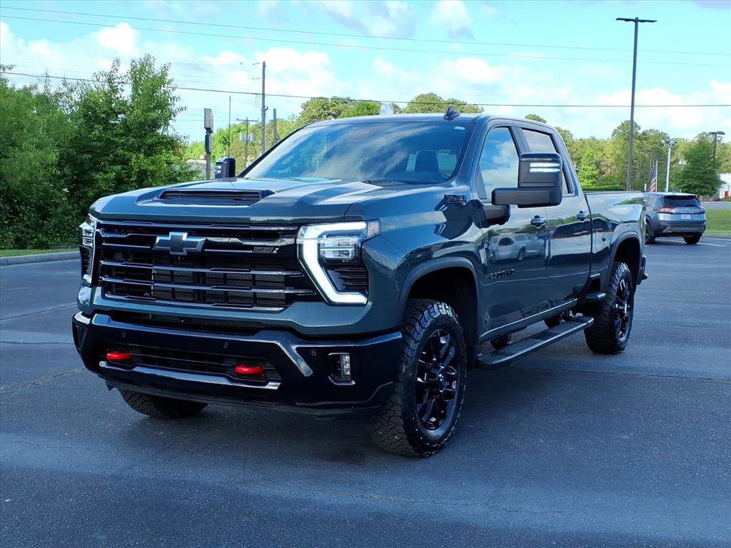 Used 2025 Chevrolet Silverado 2500 LT w/ Trail Boss Package AWD/4WD image 1