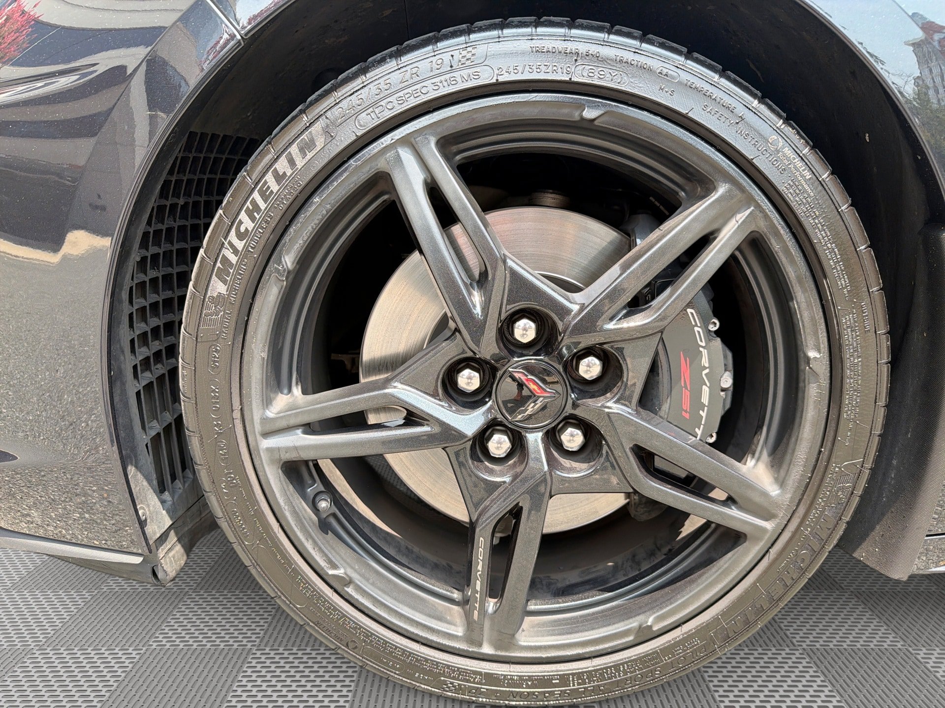 Used 2024 Chevrolet Corvette Stingray Preferred Cpe w/ Z51 Performance Package RWD image 19