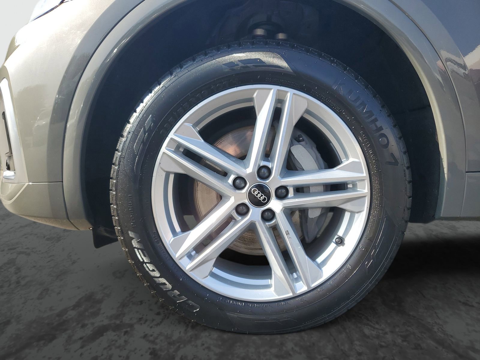 Used 2023 Audi Q5 e Premium w/ Convenience Package image 7