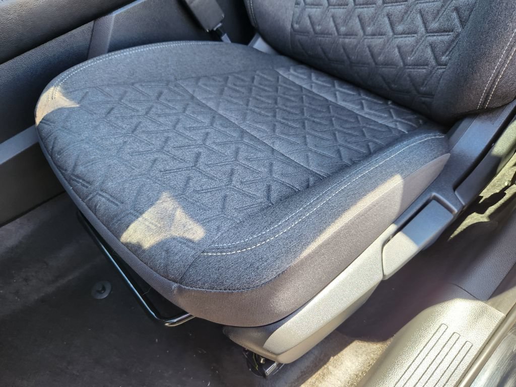 Certified 2025 Nissan Kicks SV AWD/4WD image 20