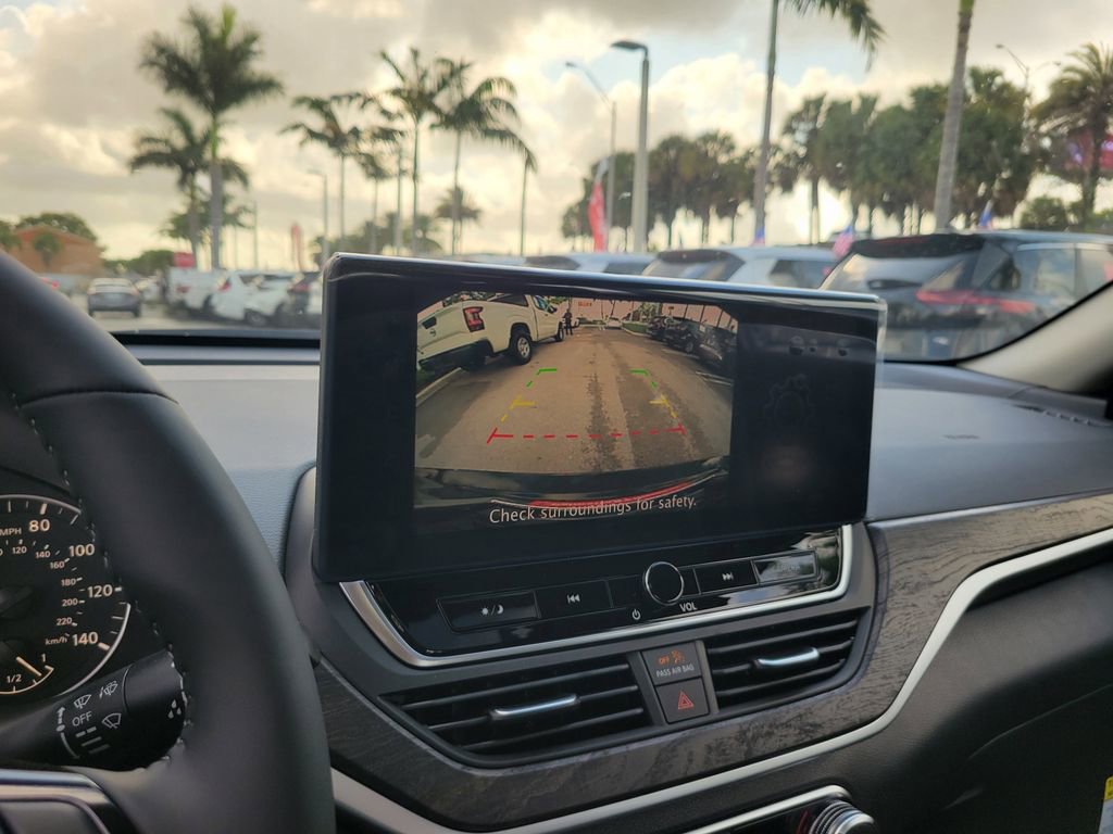 Used 2025 Nissan Altima 2.5 SV w/ SV Premium Package FWD image 24