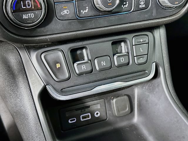 Used 2020 GMC Terrain SLE w/ Driver Convenience Package AWD/4WD image 18