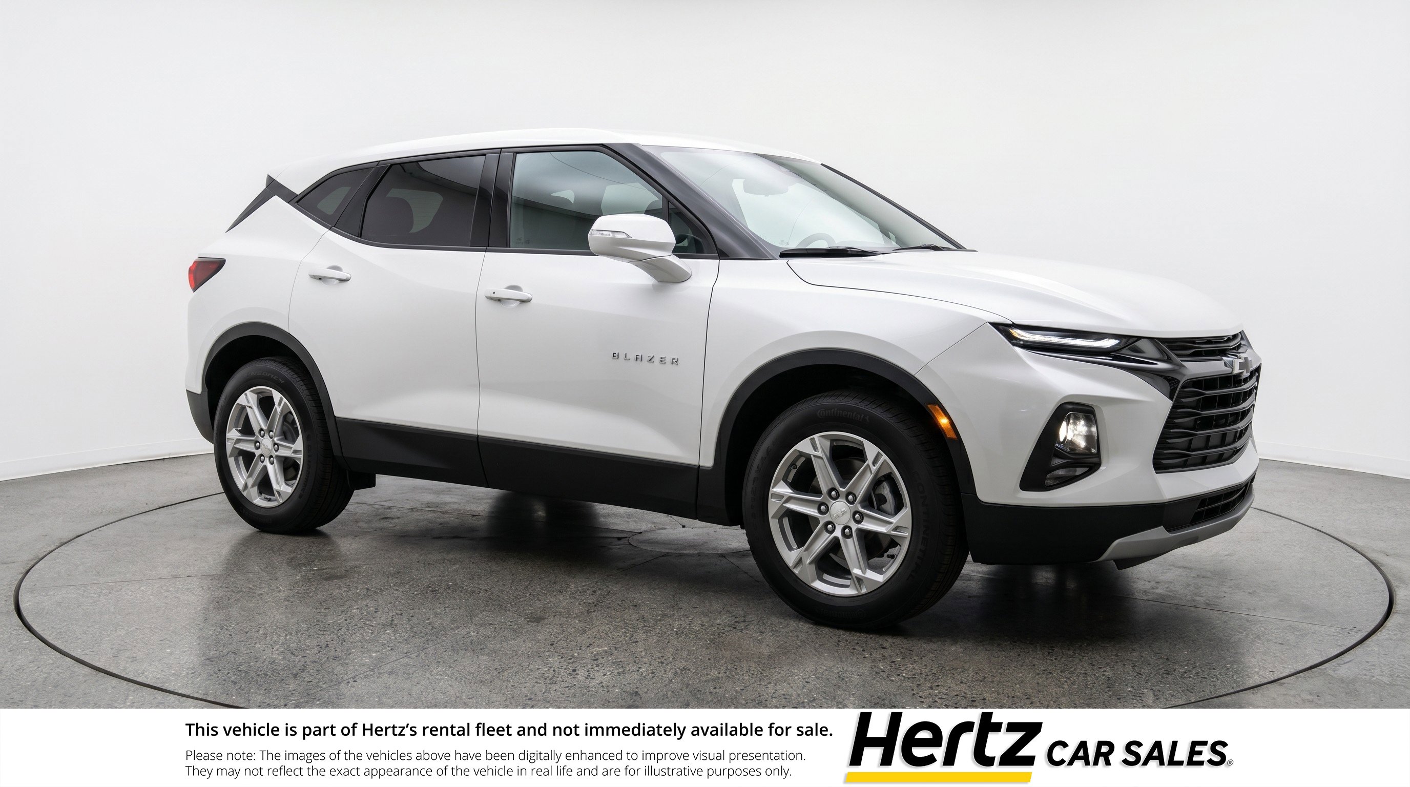 Used 2025 Chevrolet Blazer LT FWD image 1