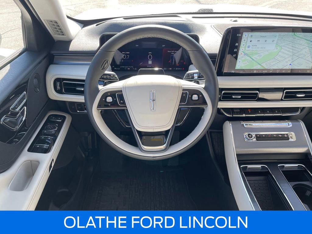 Used 2025 Lincoln Aviator Premiere w/ Jet Appearance Package image 25