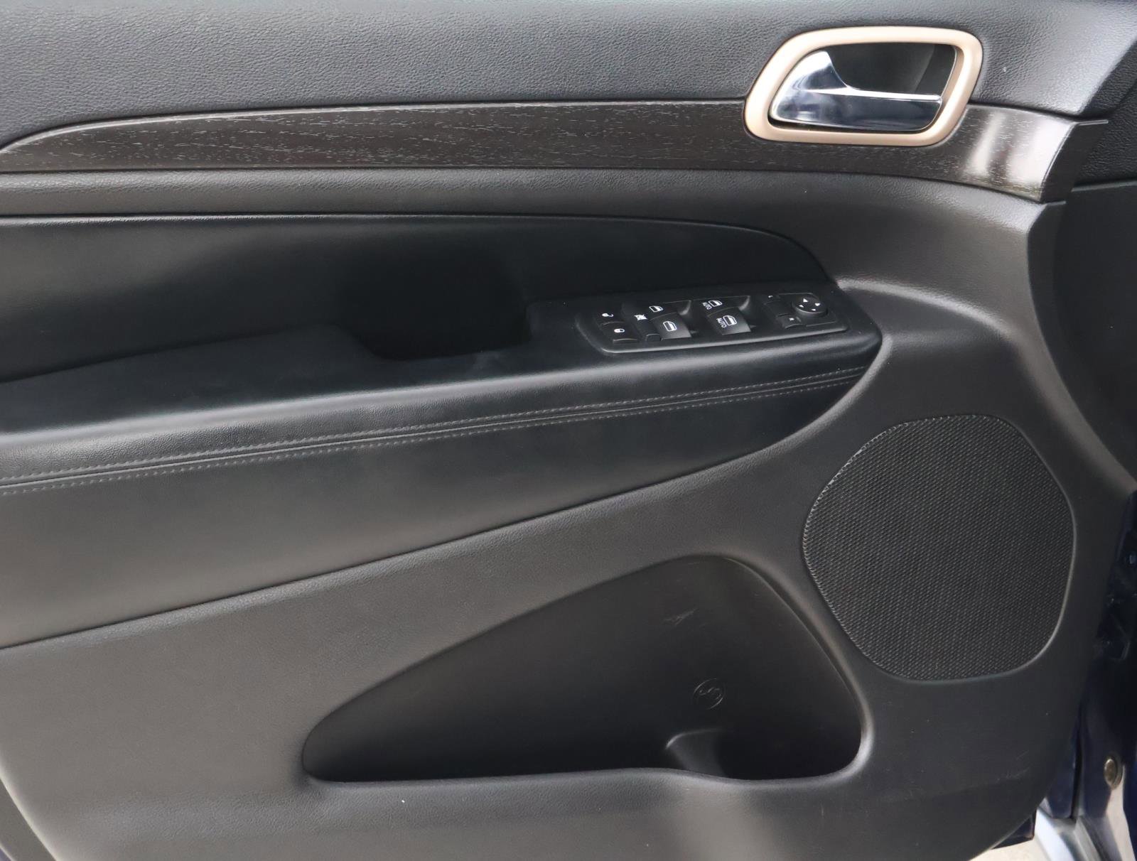 Used 2017 Jeep Grand Cherokee Laredo w/ Quick Order Package 2BE image 15