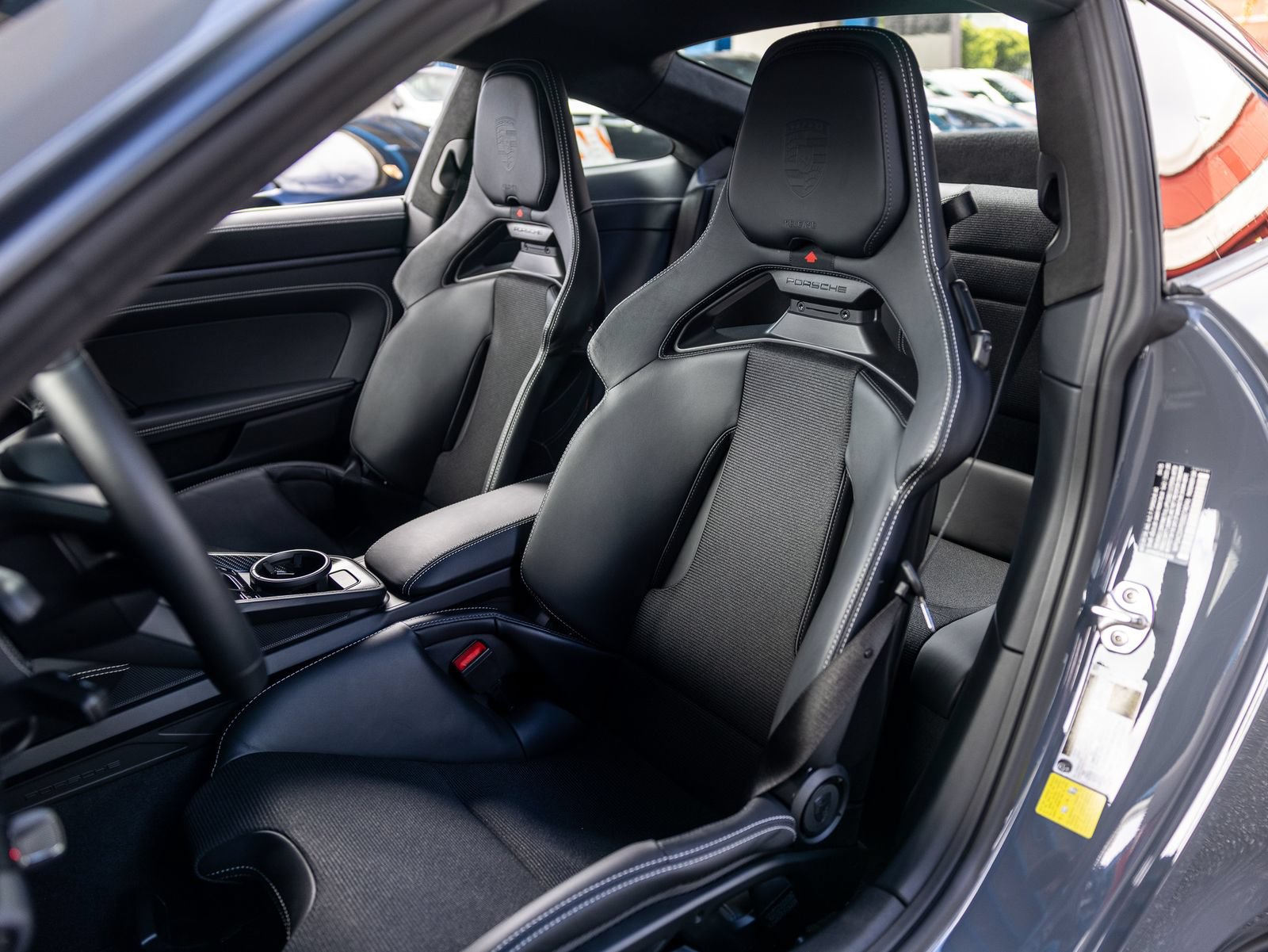 Certified 2025 Porsche 911 GT3 RWD image 5