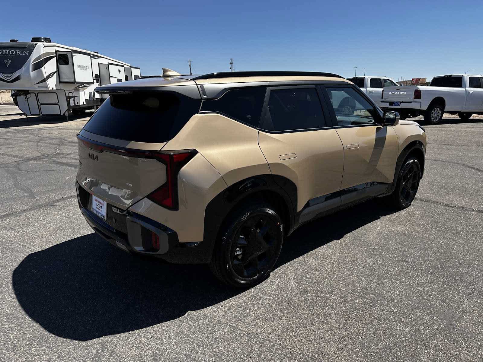 New 2027 Kia Seltos X-Line S w/ X-Line S Premium Package AWD/4WD image 3