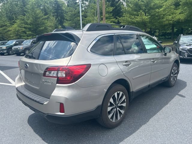 Used 2016 Subaru Outback 2.5i Limited AWD/4WD image 3