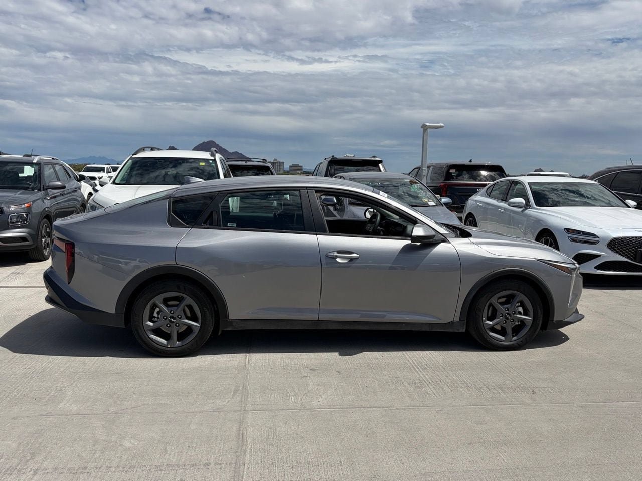 Used 2025 Kia K4 FWD image 3