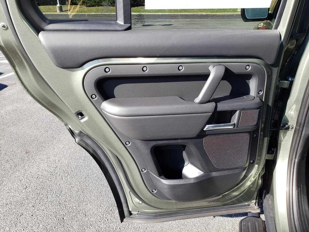 New 2025 Land Rover Defender 110 X-Dynamic SE image 12