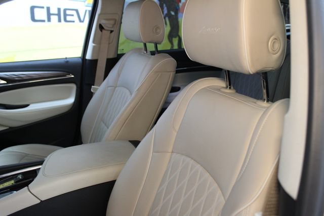 Used 2022 Buick Enclave Avenir w/ Avenir Technology Package AWD/4WD image 21
