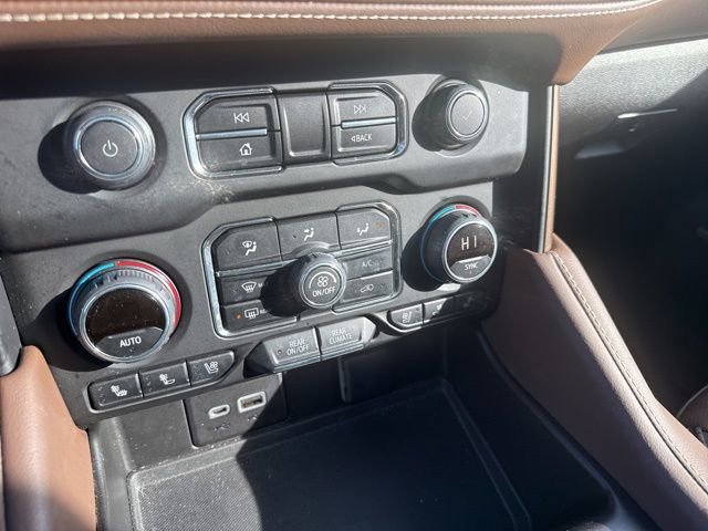 Used 2022 Chevrolet Suburban High Country image 36