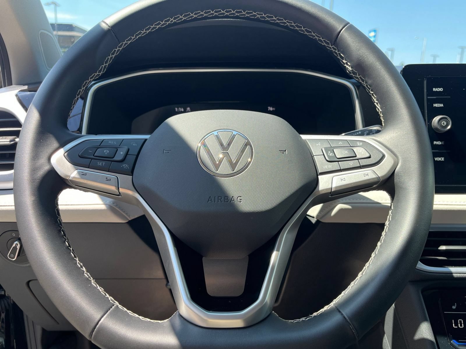 Used 2026 Volkswagen Taos SE AWD/4WD image 24