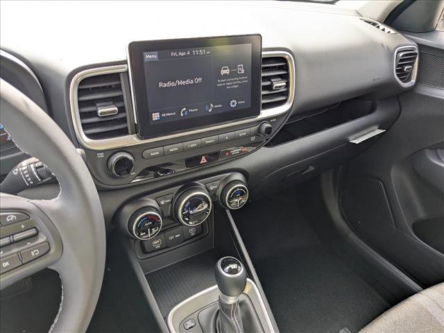 Used 2025 Hyundai Venue SEL image 13
