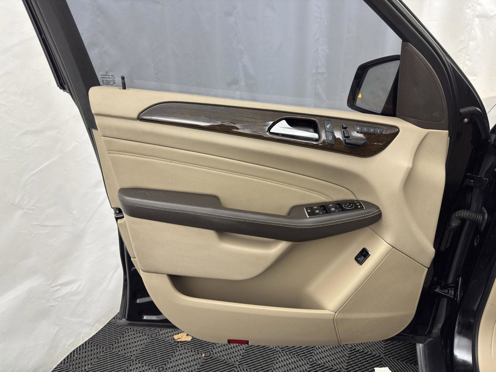 Used 2015 Mercedes-Benz ML 350 2WD w/ Premium 1 Package image 16