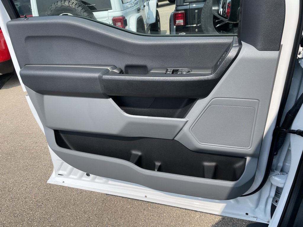 New 2025 Ford F550 4x4 Regular Cab Super Duty image 42