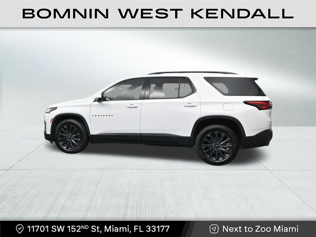 Used 2022 Chevrolet Traverse RS image 2