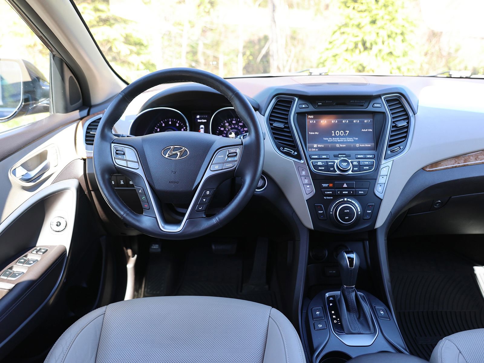Used 2015 Hyundai Santa Fe GLS w/ Option Group 03 AWD/4WD image 16